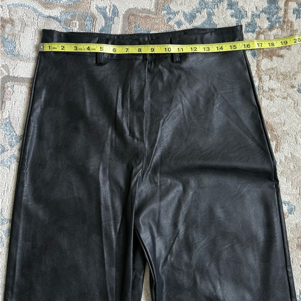 NWT BooHoo wide leg faux Fur Leather pants, black size 10 - Picture 4 of 10